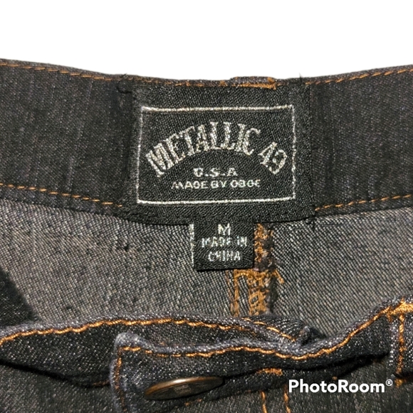 Fringe distressed denim shorts - Picture 3 of 4